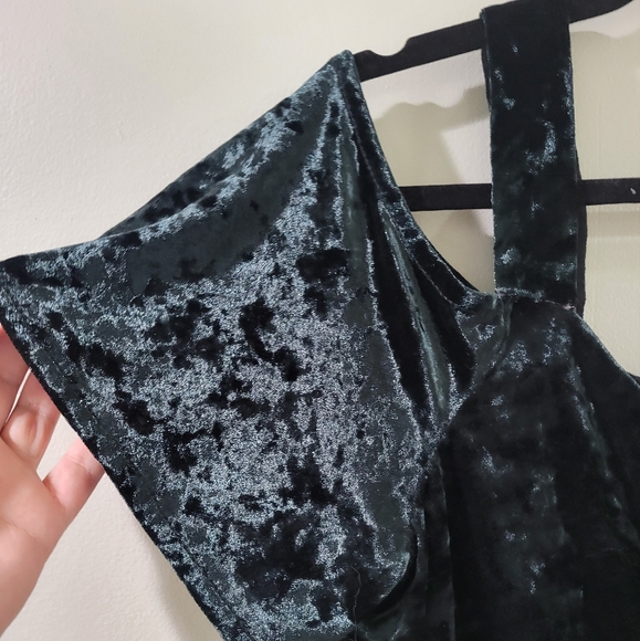 Sanctuary Emerald Green 💚 velour lined cold shoulder top Med - Picture 3 of 7